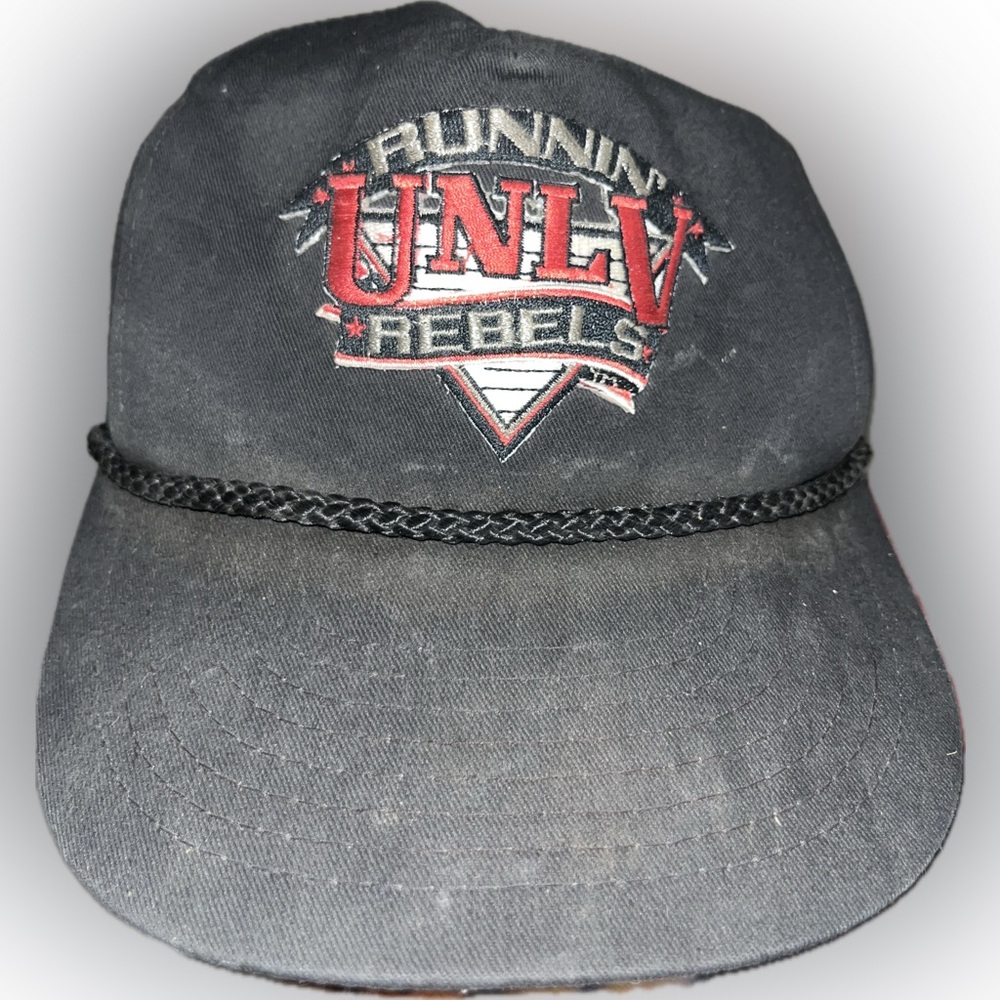 Vintage UNLV Runnin’ Rebels Snapback Hat – Black Rope Trim